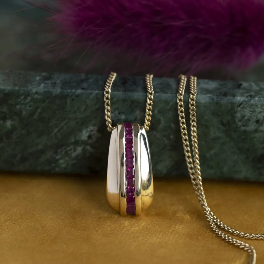 gold_pendant_with_ruby__k_1-1.webp Gold pendant with ruby 14 krt>Vintage Jewellery Online