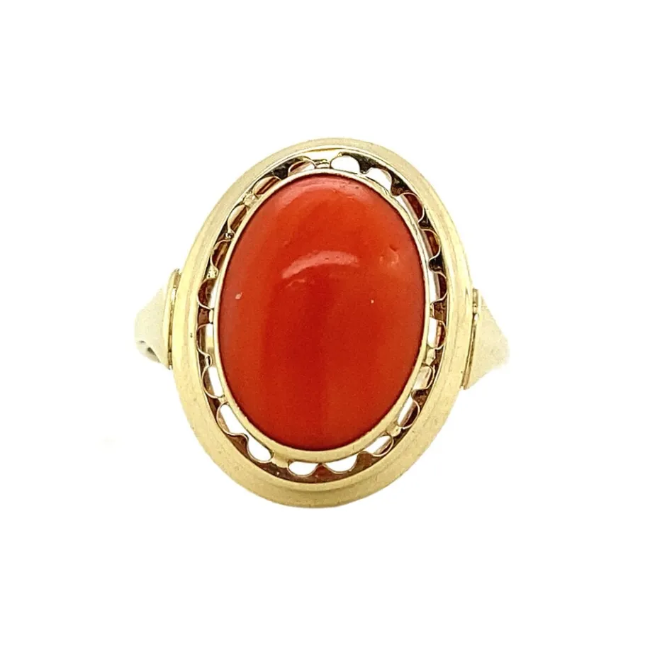 Gold ring with blood coral 14 krt>Vintage Jewellery Clearance