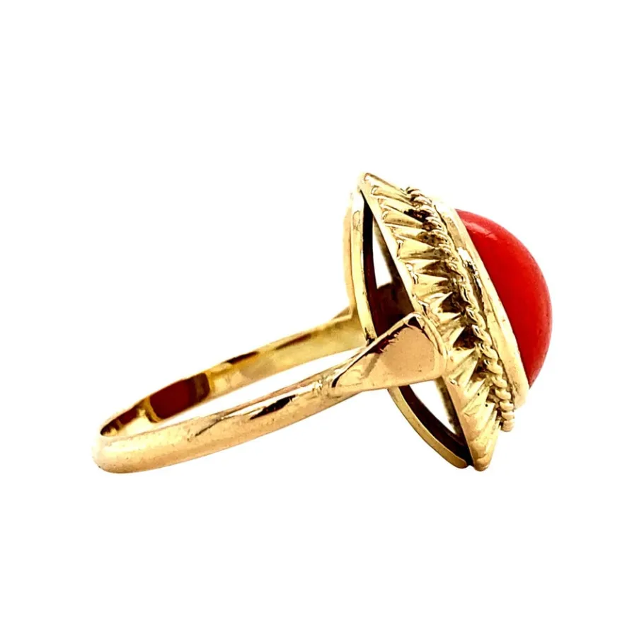gold_ring_with_blood_cora_3-7.webp Gold ring with blood coral 14 krt>Vintage Jewellery Sale