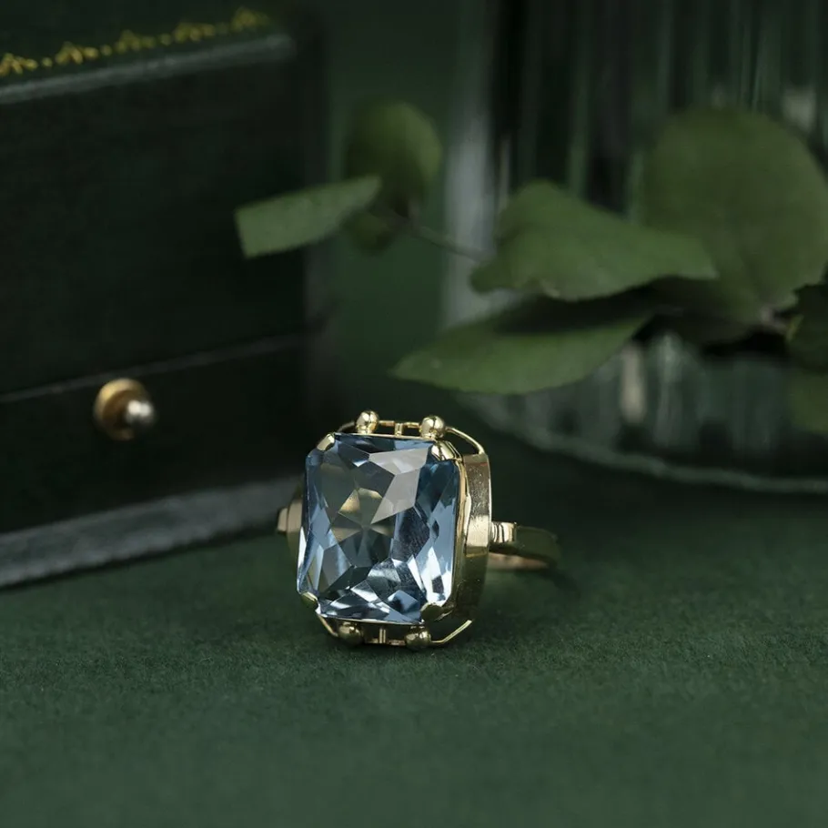 Gold ring with blue spinel 14 krt>Vintage Jewellery Fashion
