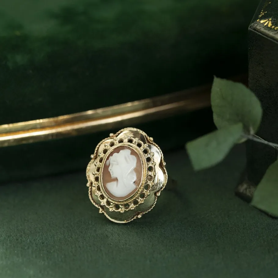 gold_ring_with_cameo__krt_1-2.webp Gold ring with cameo 14 krt>Vintage Jewellery New