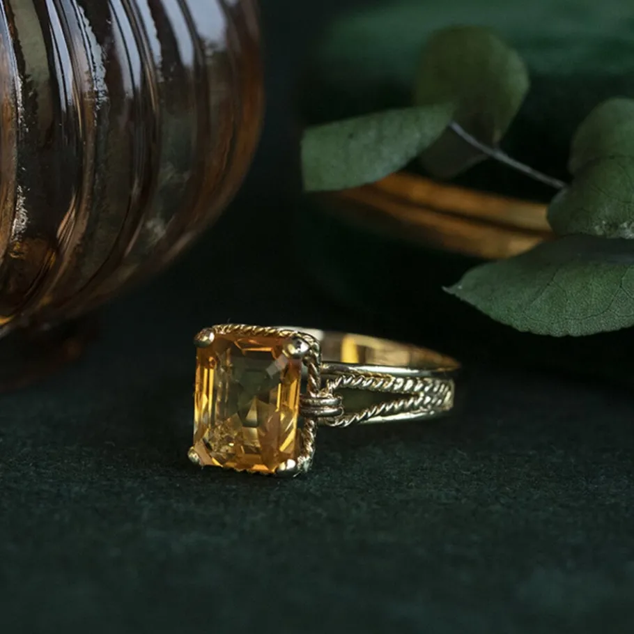 Gold ring with citrine 14 krt>Vintage Jewellery Clearance