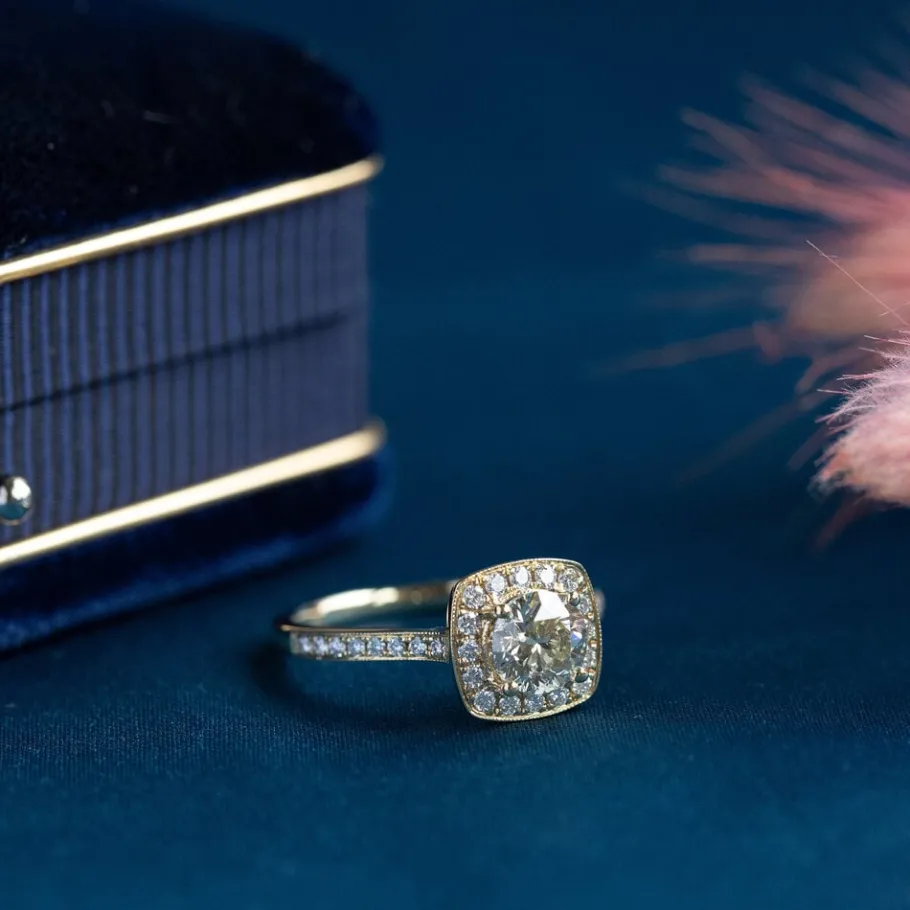 Gold ring with diamonds 18 krt>Vintage Jewellery Clearance