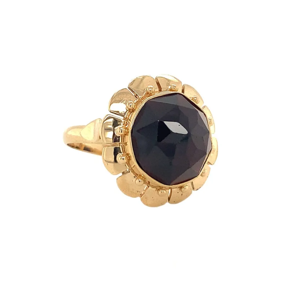 gold_ring_with_garnet__kr_2-7.webp Gold ring with garnet 14 krt>Vintage Jewellery Hot