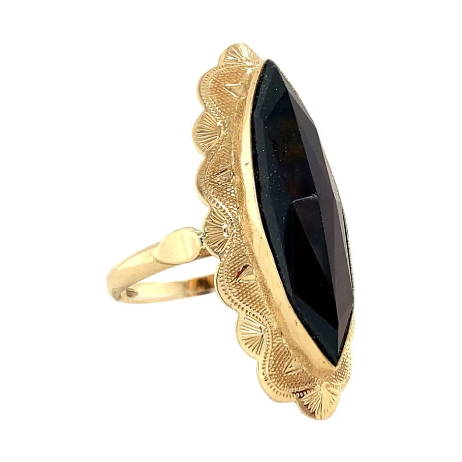 gold_ring_with_garnet__kr_2.webp Gold ring with garnet 14 krt>Vintage Jewellery Outlet
