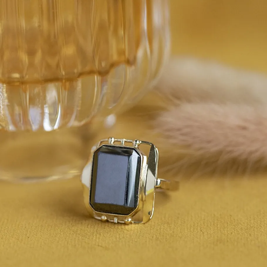 gold_ring_with_hematite___1-4.webp Gold ring with hematite 14 krt>Vintage Jewellery Outlet