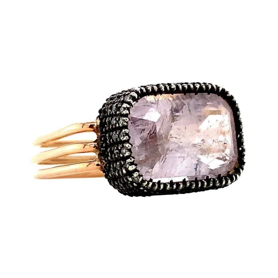 gold_ring_with_rose_quart_2.webp Gold ring with rose quartz and diamonds 14 krt/835>Vintage Jewellery Discount