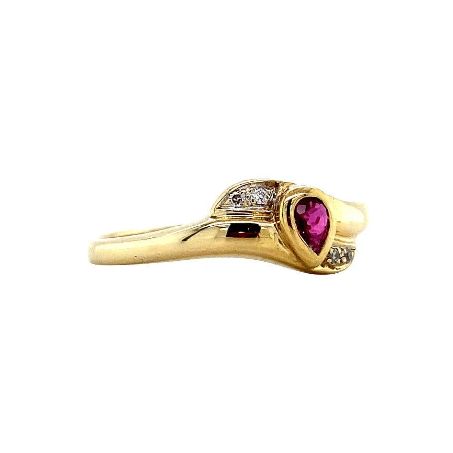 gold_ring_with_ruby_and_d_2.webp Gold ring with ruby and diamond 14 krt>Vintage Jewellery Sale