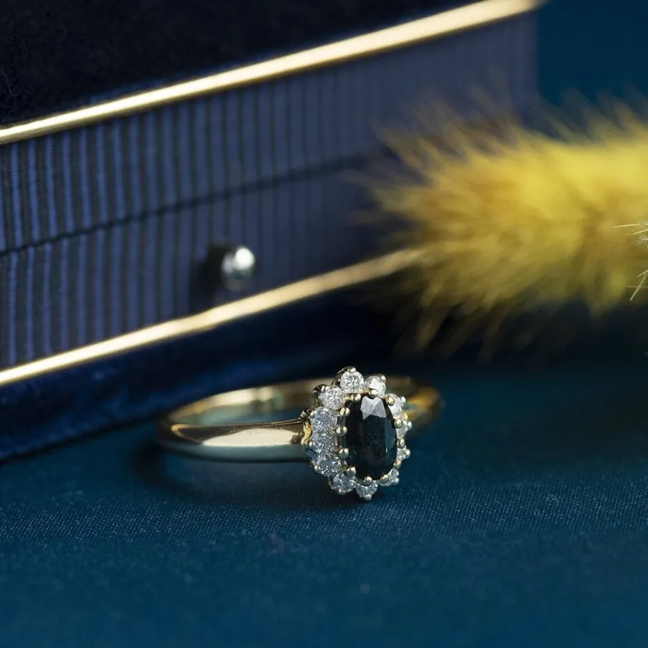 gold_ring_with_sapphire_a_1-2.webp Gold ring with sapphire and diamond 18 krt>Vintage Jewellery Hot