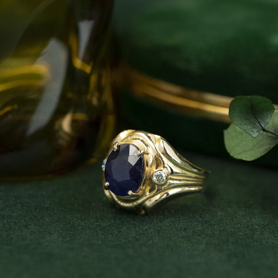 gold_ring_with_sapphire_a_1-5.webp Gold ring with sapphire and diamond 14 krt>Vintage Jewellery New
