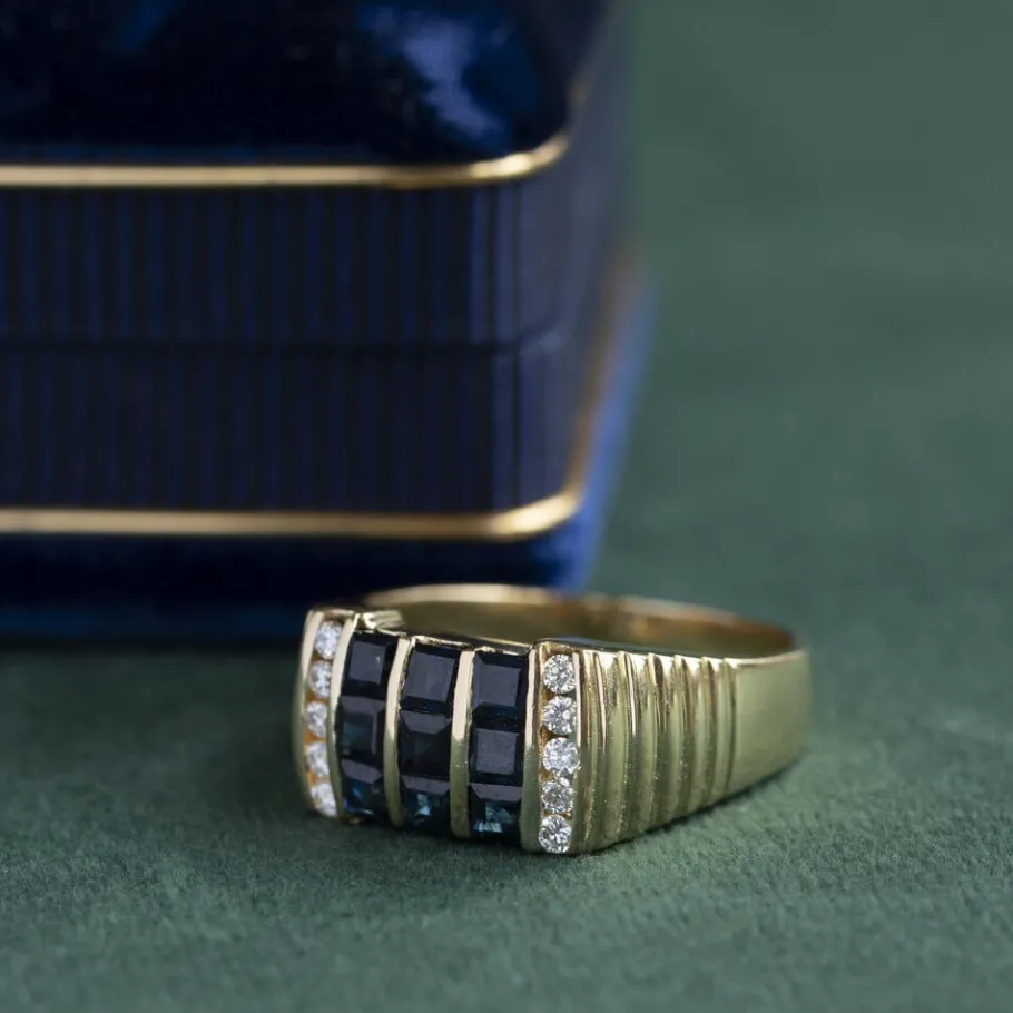 gold_ring_with_sapphire_a_1-9.webp Gold ring with sapphire and diamond 18 krt>Vintage Jewellery Best
