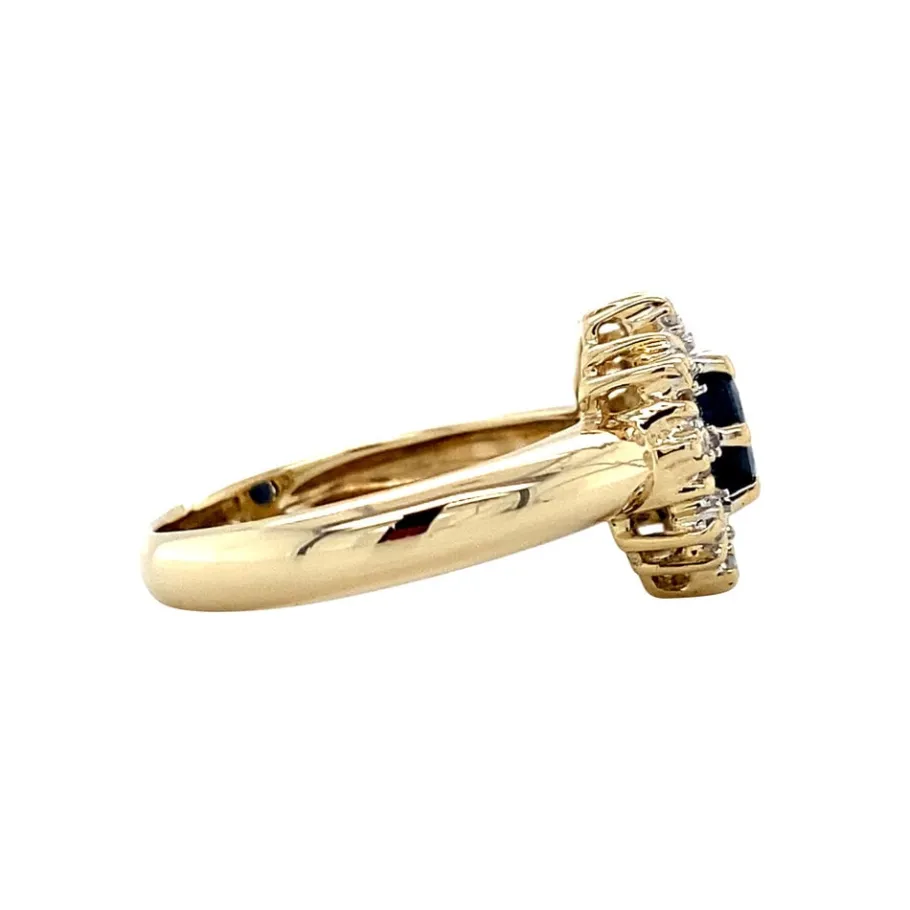 gold_ring_with_sapphire_a_3-12.webp Gold ring with sapphire and diamond 14 krt>Vintage Jewellery Clearance