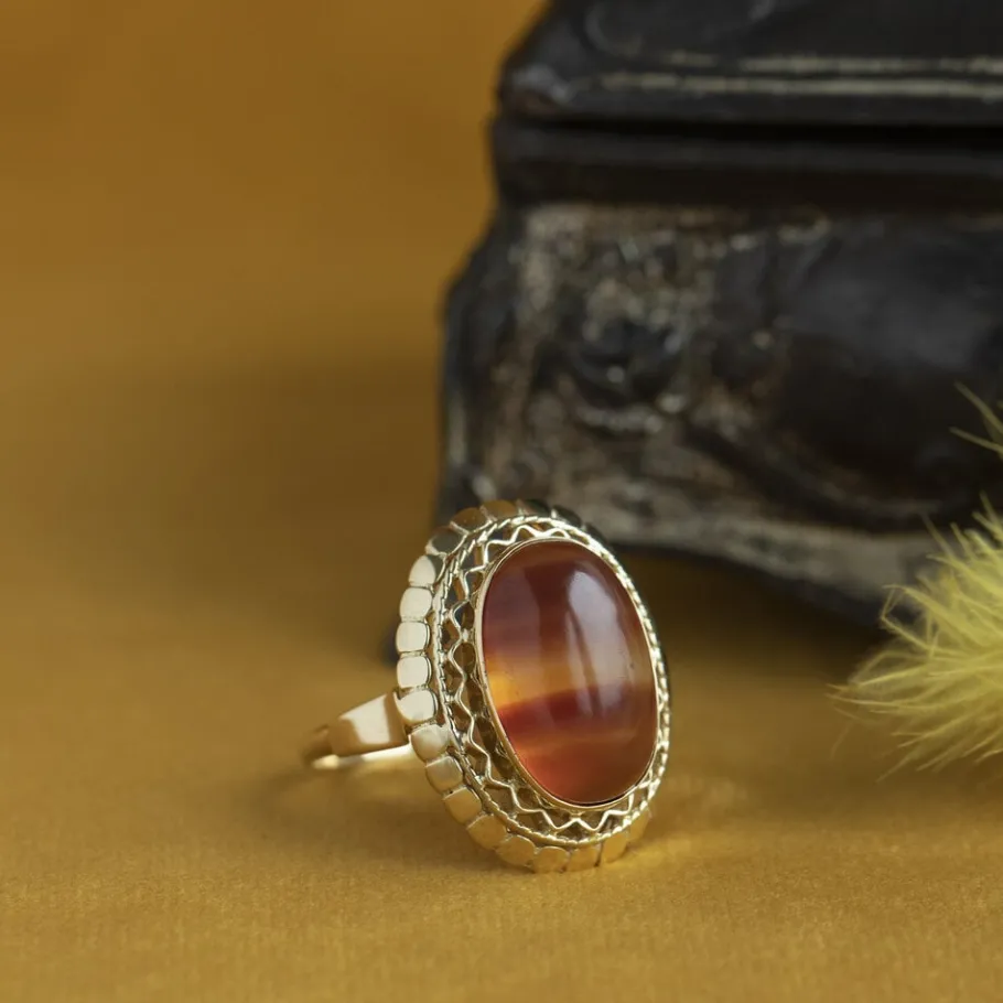 gold_ring_with_stripe_aga_1.webp Gold ring with stripe agate 14 krt>Vintage Jewellery Best