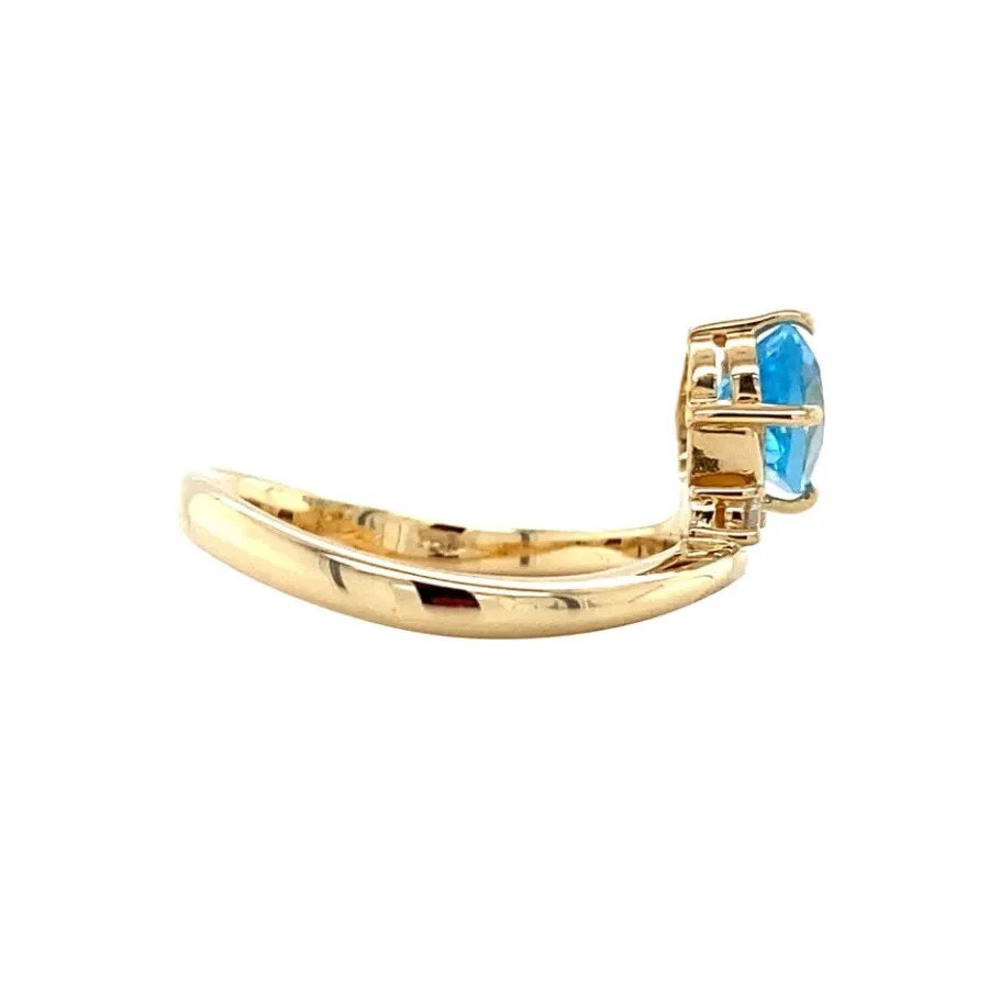 gold_ring_with_topaz_and__3.webp Gold ring with topaz and diamonds 18 krt>Vintage Jewellery Hot