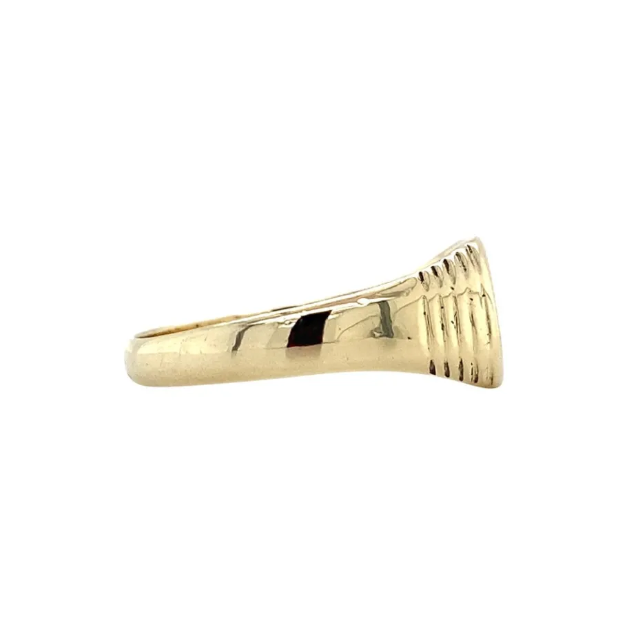 gold_signet_ring_with_eng_3-1.webp Gold signet ring with engraving 14 krt>Vintage Jewellery Hot