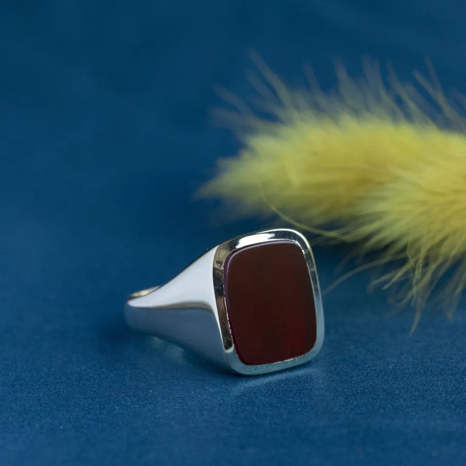gold_signet_ring_with_lay_1.webp Gold signet ring with layer stone carnelian 14 krt>Vintage Jewellery Discount