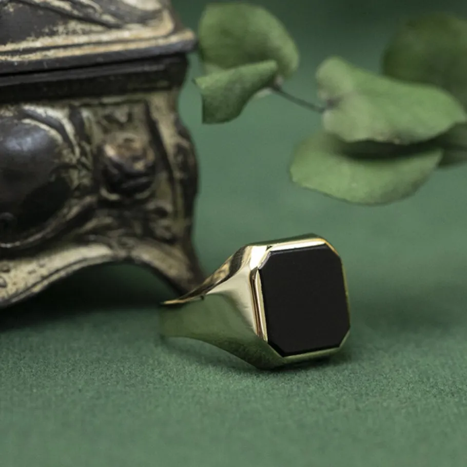Gold signet ring with onyx 14 krt>Vintage Jewellery Hot
