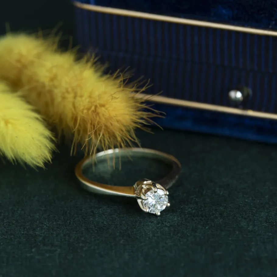 Gold solitaire ring with diamonds 14 krt>Vintage Jewellery New