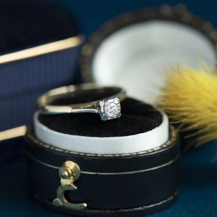 Gold solitaire ring with diamonds 14 krt>Vintage Jewellery Discount