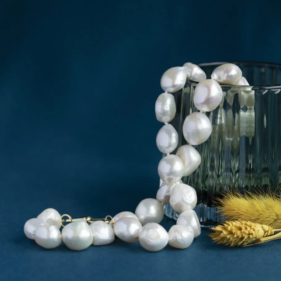 Pearl necklace with gold clasp 14 krt>Vintage Jewellery Outlet