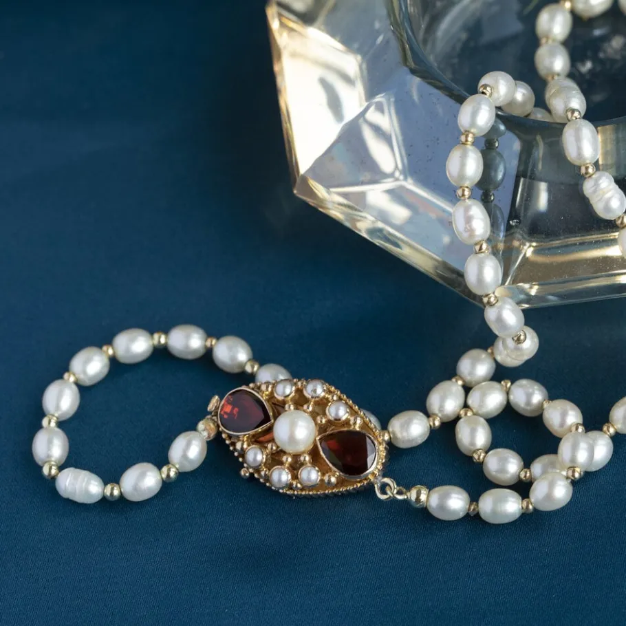 Pearl necklace with gold garnet clasp 14 krt>Vintage Jewellery New