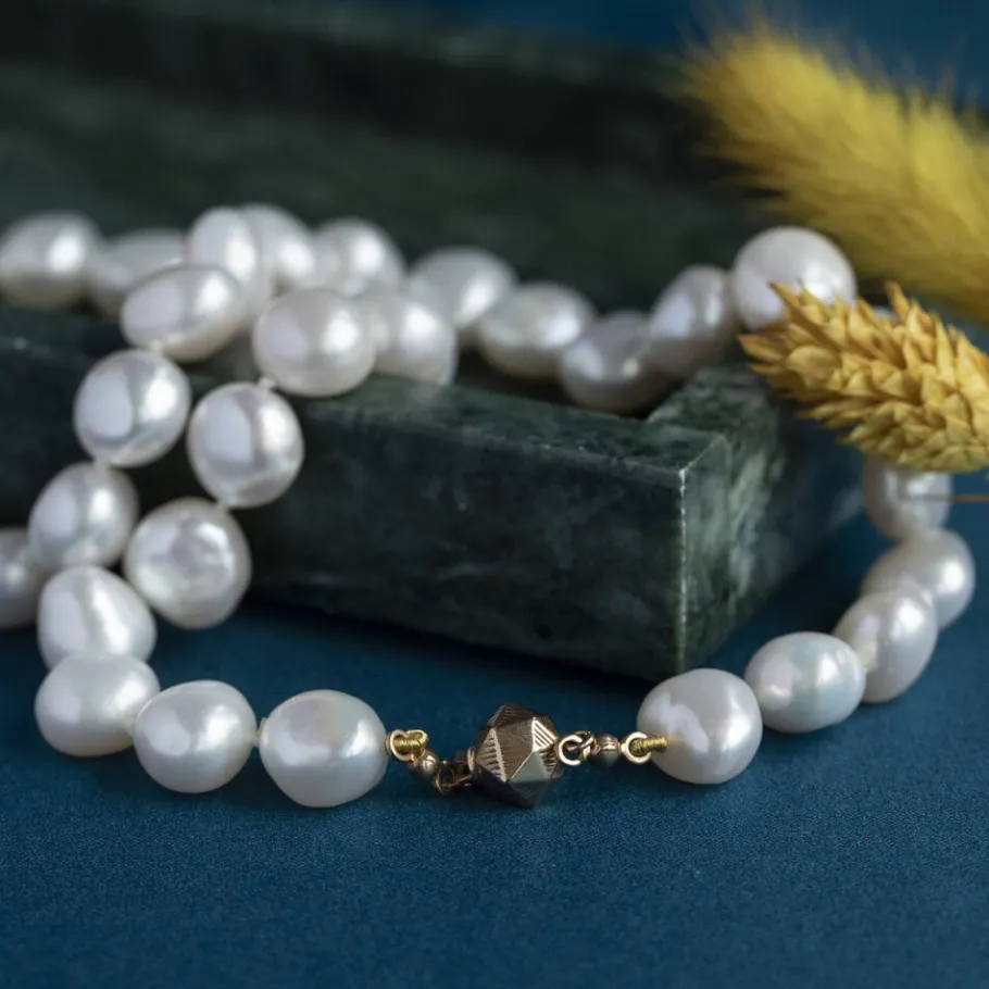 Pearl necklace with gold clasp 14 krt>Vintage Jewellery Fashion