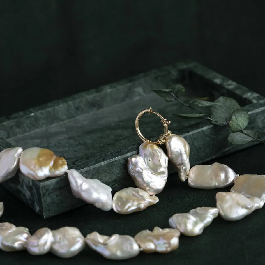 Pearl necklace with gold clasp 14 krt>Vintage Jewellery Clearance