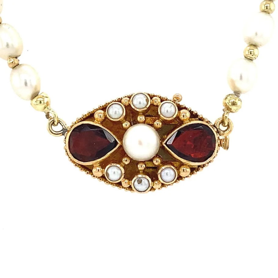 pearl_necklace_with_gold__4-6.webp Pearl necklace with gold garnet clasp 14 krt>Vintage Jewellery New