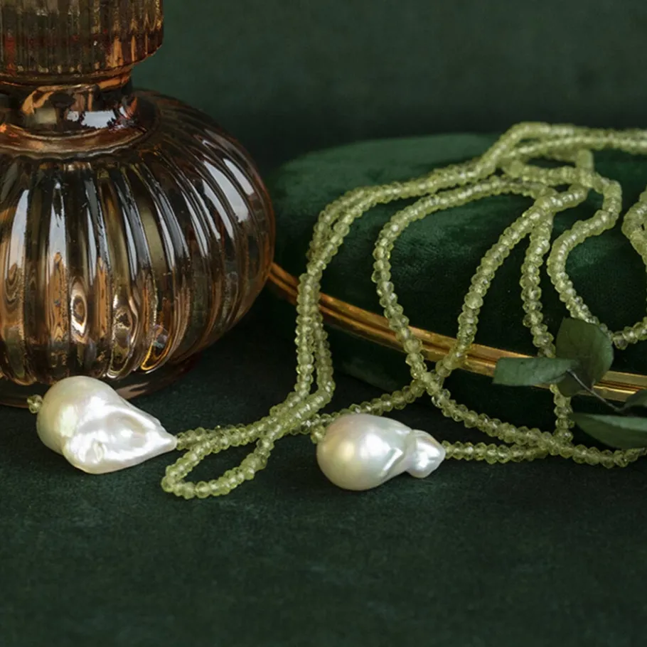 Peridote necklace with pearl>Vintage Jewellery Discount