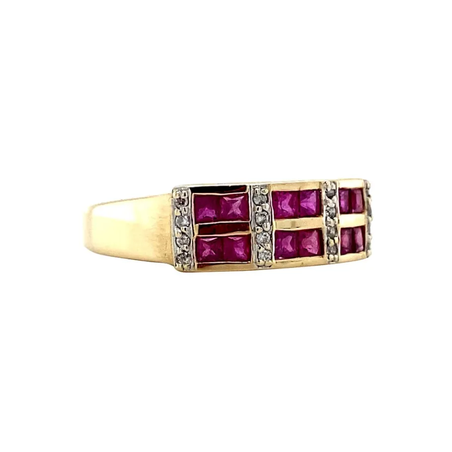 ring_with_ruby_and_diamon_2.webp Ring with ruby and diamond 9 krt>Vintage Jewellery Fashion