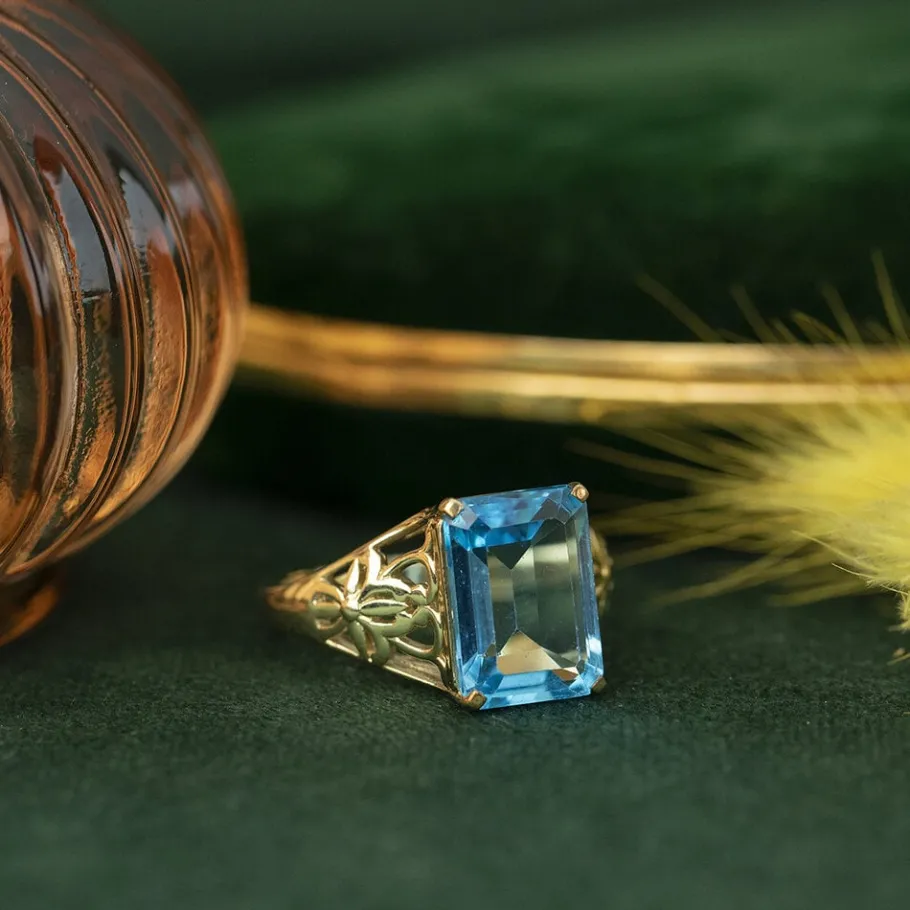 Ring with topaz 9 krt>Vintage Jewellery Sale
