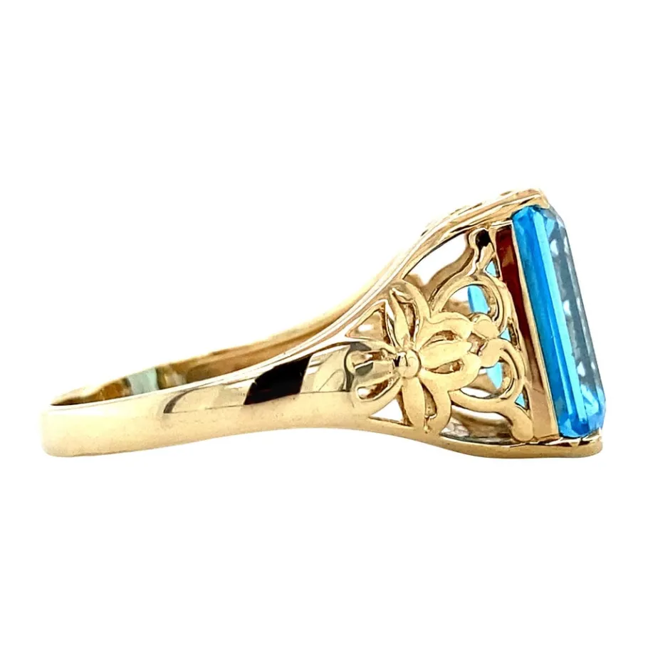 ring_with_topaz__krt_3.webp Ring with topaz 9 krt>Vintage Jewellery Sale