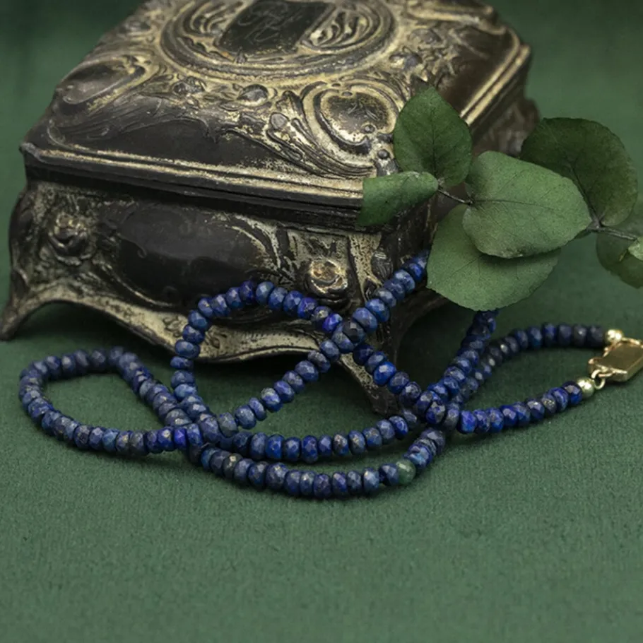 Sapphire necklace with gold clasp 14 krt>Vintage Jewellery Clearance