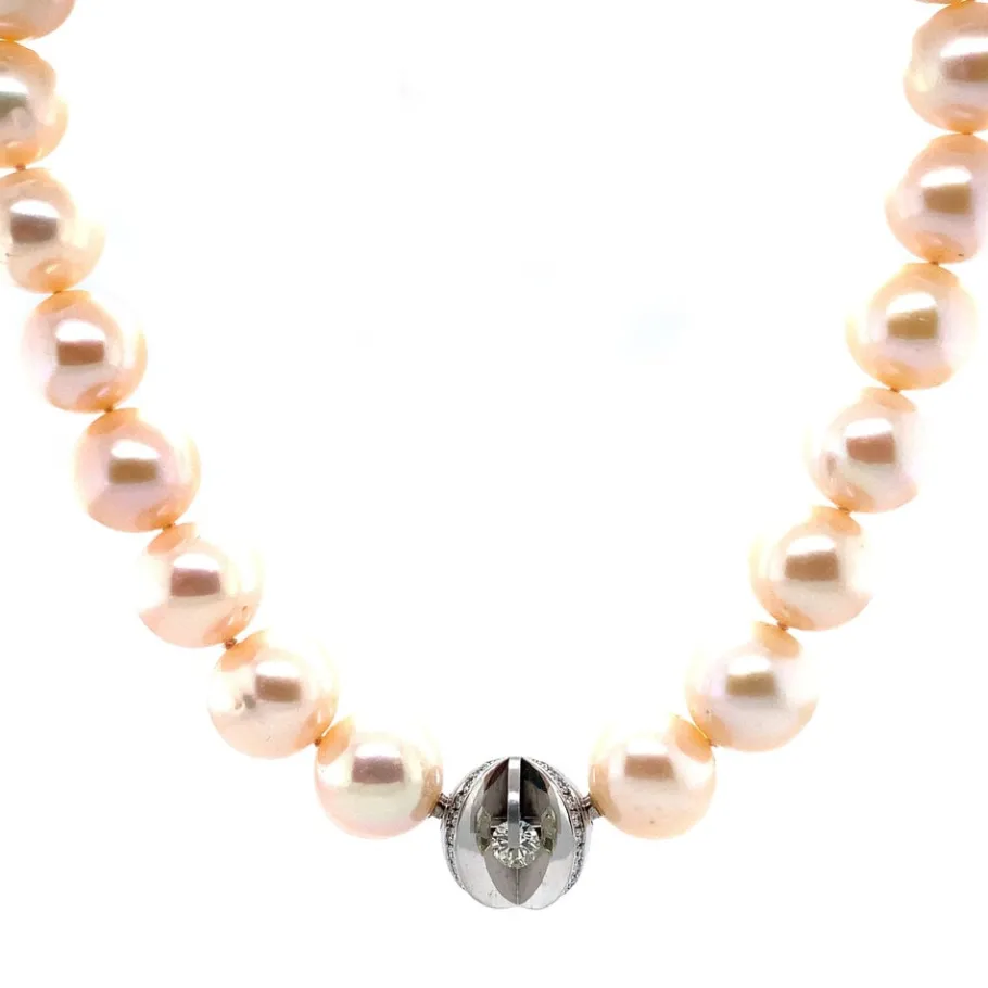 Schoeffel pearl necklace with diamonds 18 krt>Vintage Jewellery Outlet