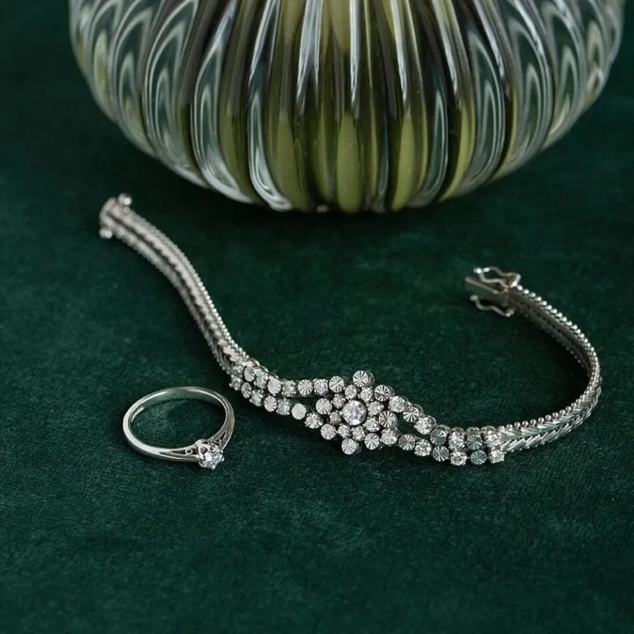 Solitair ring with diamond 9 krt>Vintage Jewellery Clearance