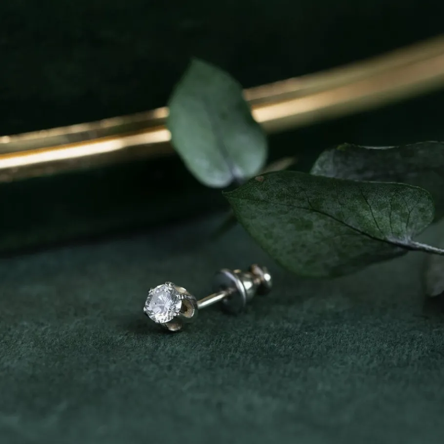 White gold brooch with diamonds 14 krt>Vintage Jewellery Sale