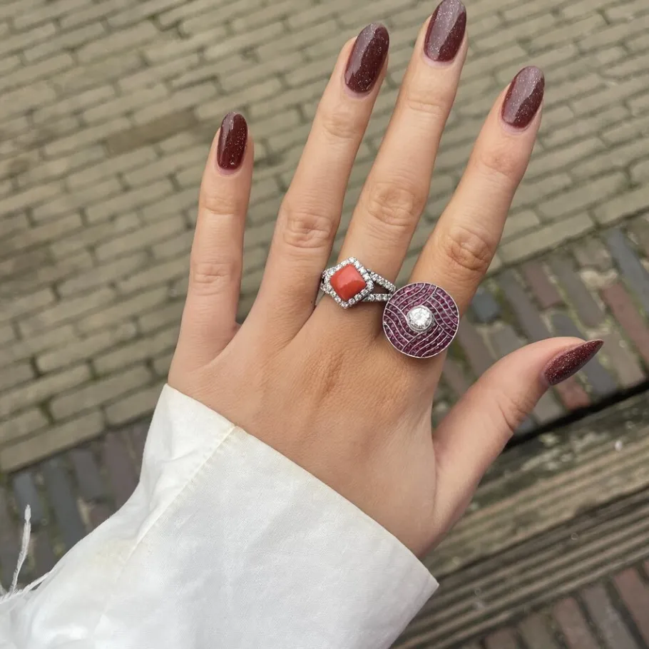 White gold ring with blood coral and diamonds 18 krt>Vintage Jewellery Outlet