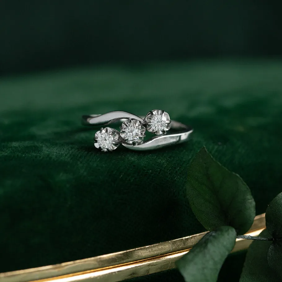 White gold ring with diamonds 14 krt>Vintage Jewellery Outlet