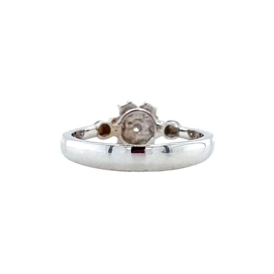 white_gold_ring_with_diam_4-4.webp White gold ring with diamonds 18 krt>Vintage Jewellery Fashion