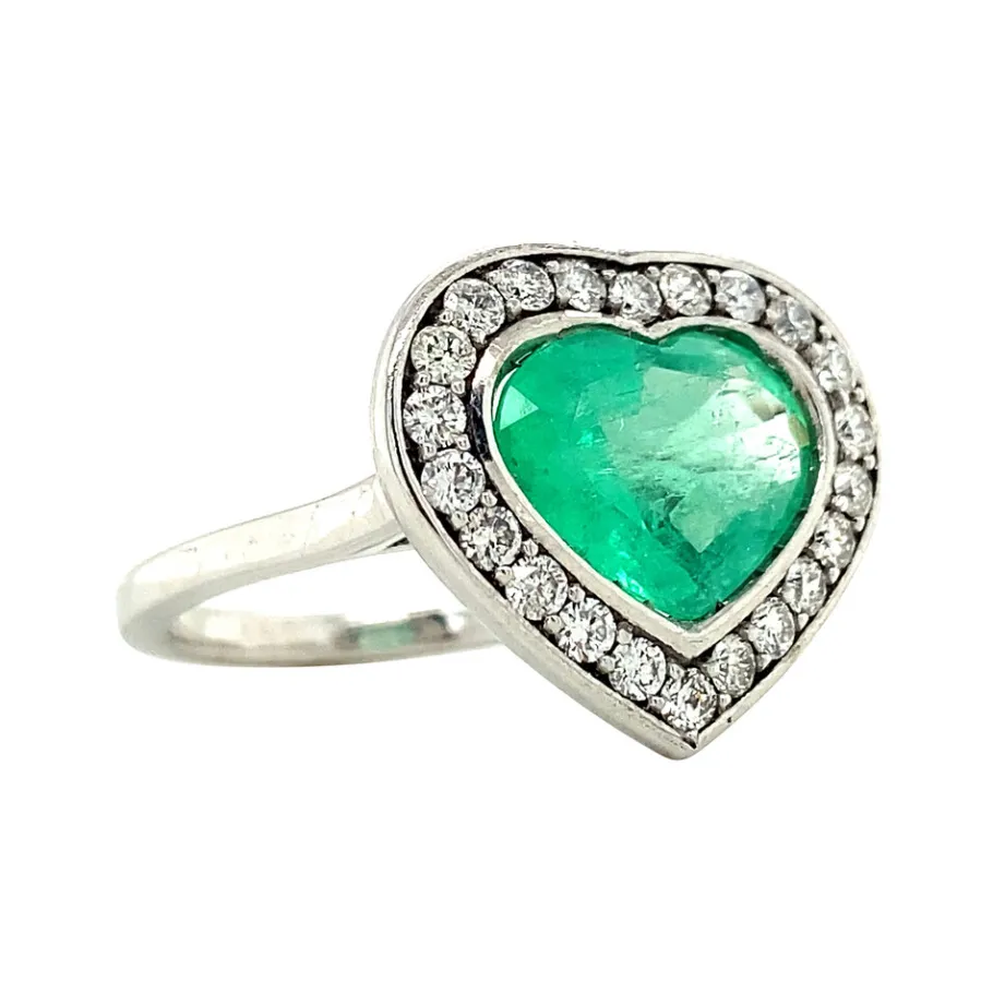 white_gold_ring_with_emer_2-1.webp White gold ring with emerald and diamonds 18 krt>Vintage Jewellery New