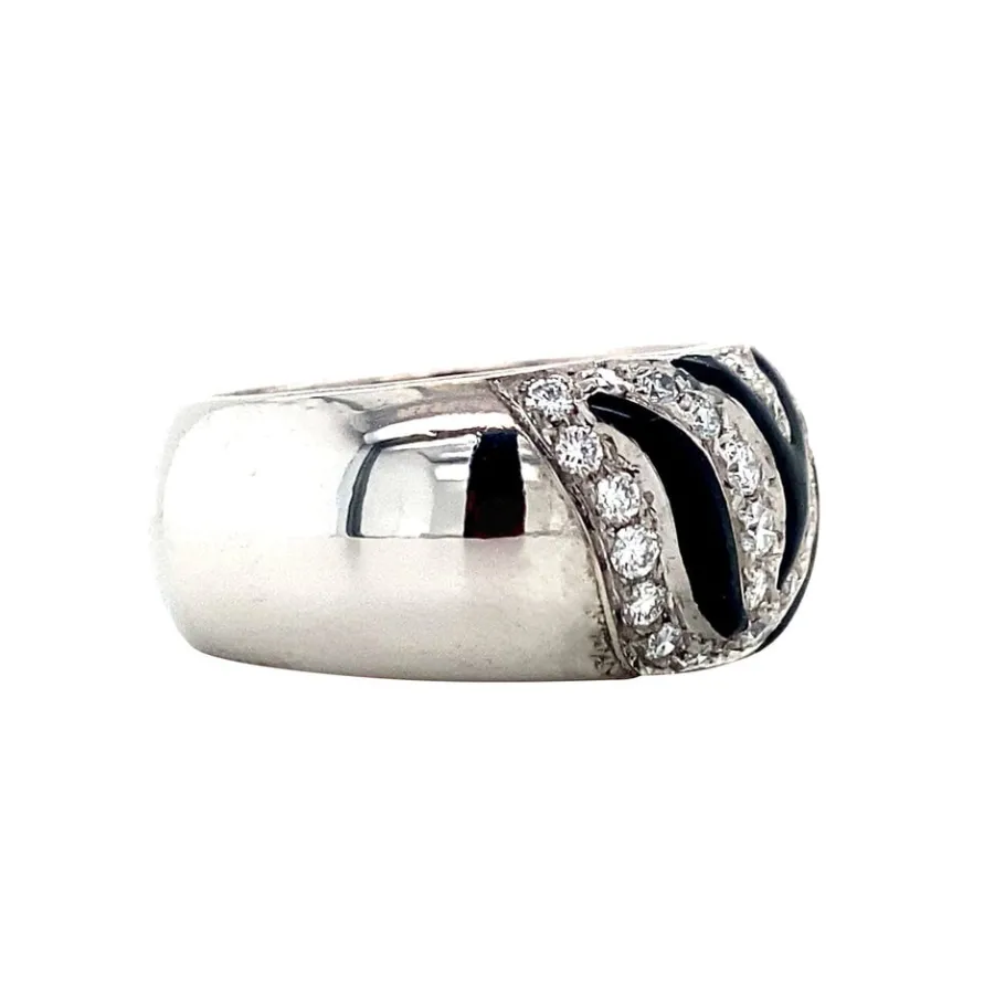 white_gold_ring_with_enam_3.webp White gold ring with enamel and diamond 18 krt>Vintage Jewellery Fashion