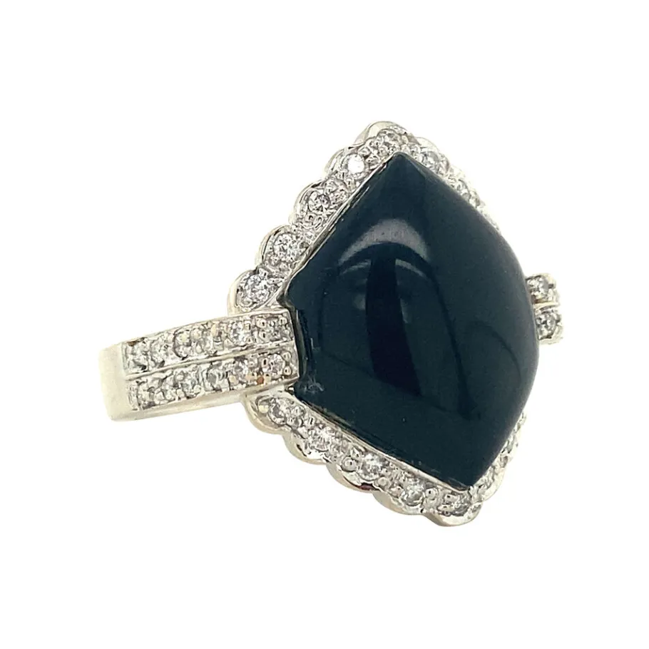 white_gold_ring_with_onyx_2.webp White gold ring with onyx and diamonds 14 krt>Vintage Jewellery Sale