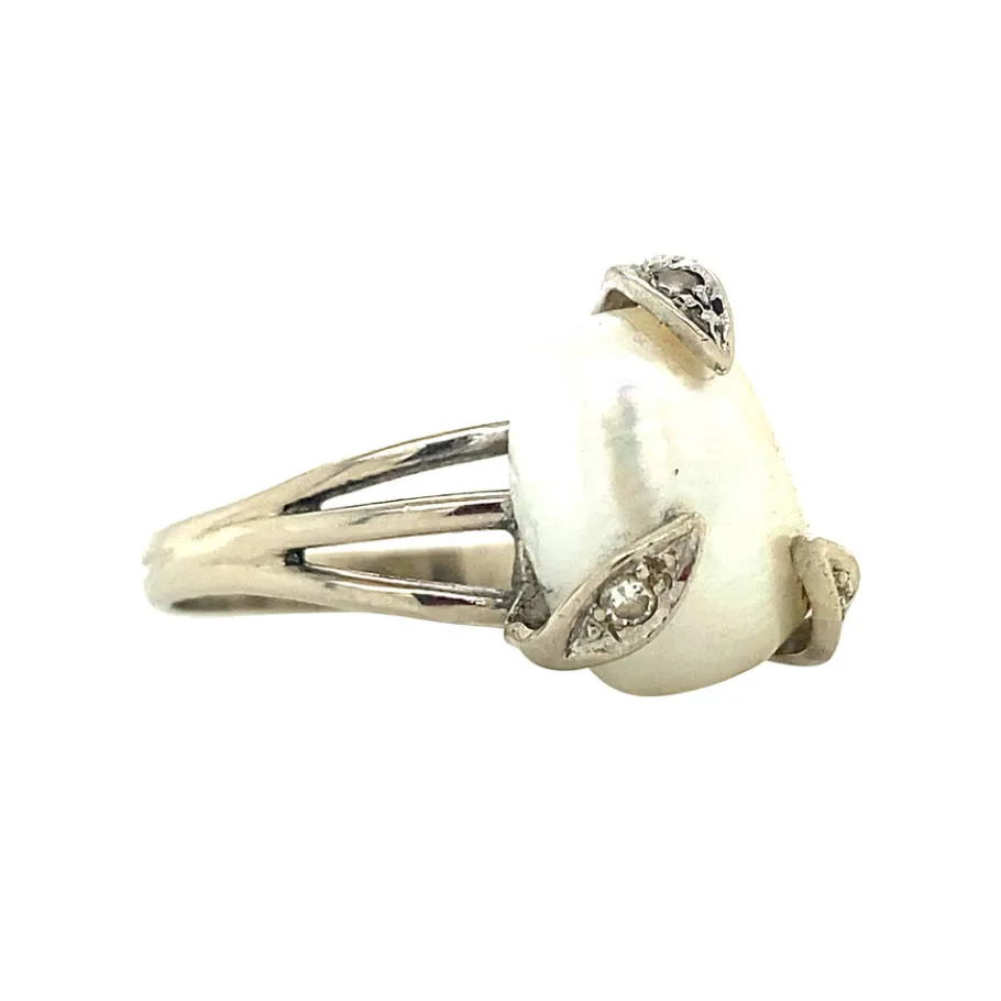 white_gold_ring_with_pear_2-2.webp White gold ring with pearl and diamond 14 krt>Vintage Jewellery Hot