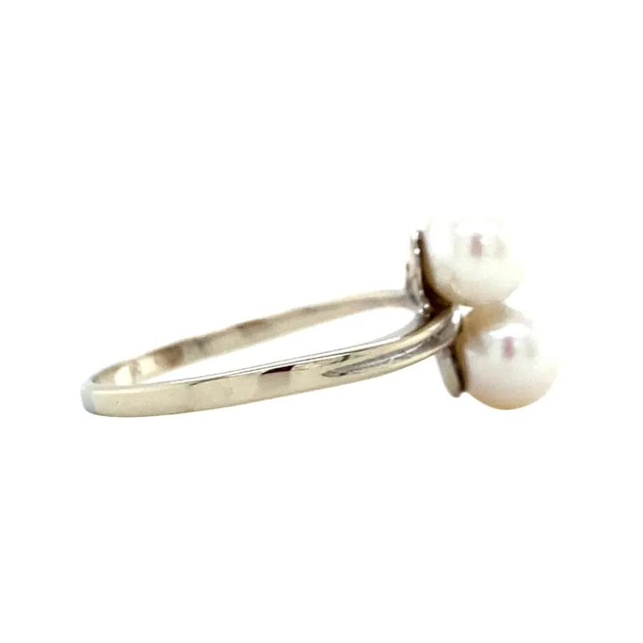 white_gold_ring_with_pear_3-3.webp White gold ring with pearl and diamond 14 krt>Vintage Jewellery Sale