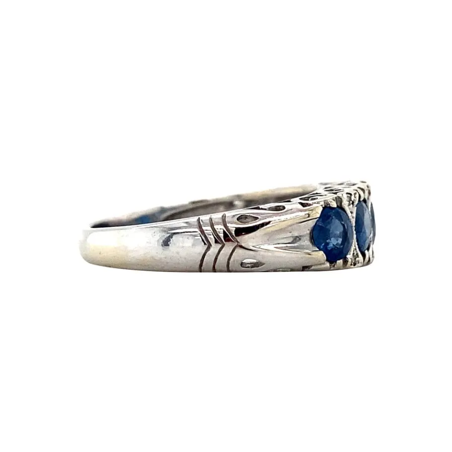 white_gold_ring_with_sapp_3-1.webp White gold ring with sapphire and diamond 14 krt>Vintage Jewellery Outlet