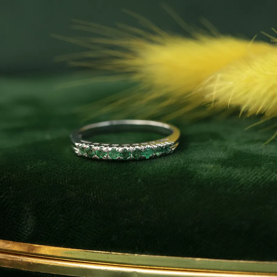 White gold row ring with natural emerald 18 krt>Vintage Jewellery Best