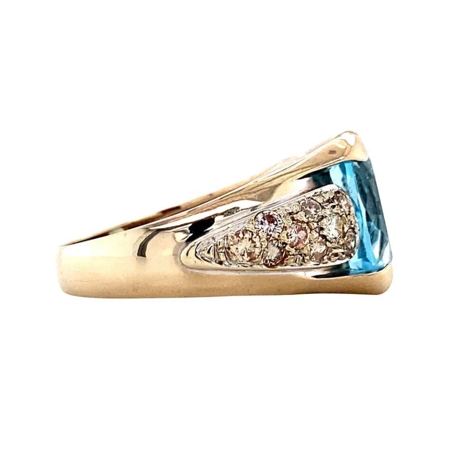 yellow_gold_ring_with_top_3.webp Yellow gold ring with topaz and diamonds 18 krt>Vintage Jewellery Hot